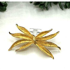 Vintage Gold-Tone Leaf Brooch Pin